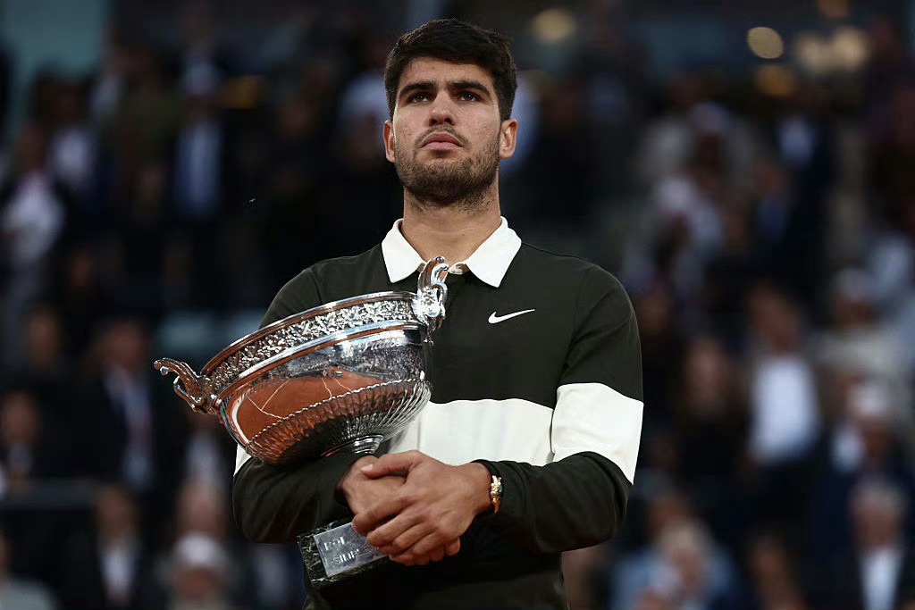 拉沃尔杯险胜法网，阿尔卡拉斯点燃赛场