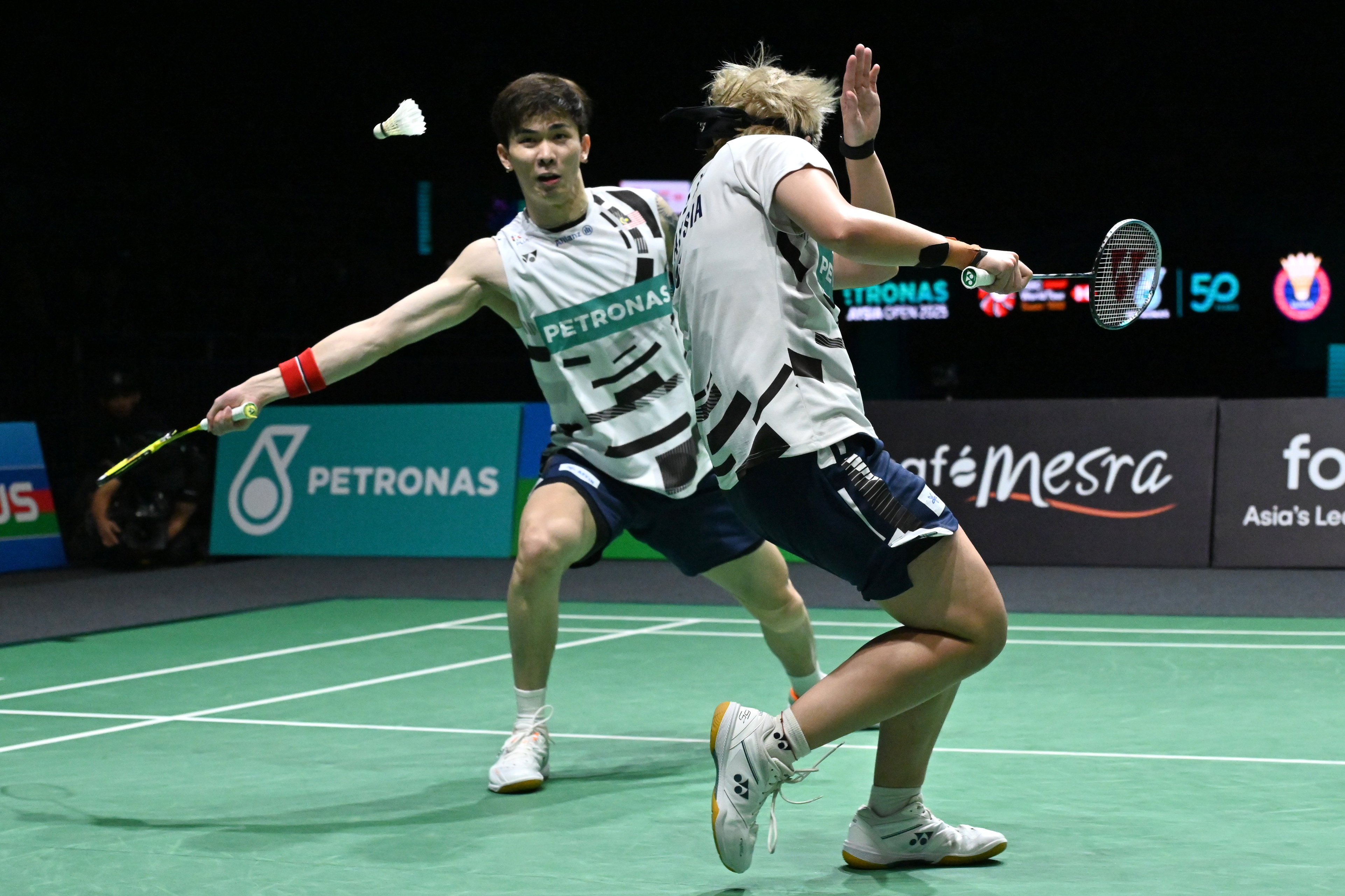 马来西亚队完胜中国队，安赛龙关键制胜