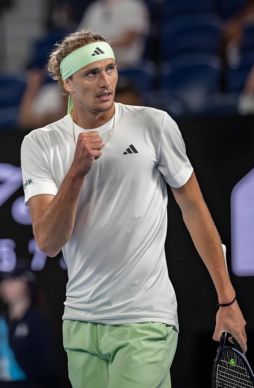 联合杯鏖战法网，兹维列夫惊艳四座