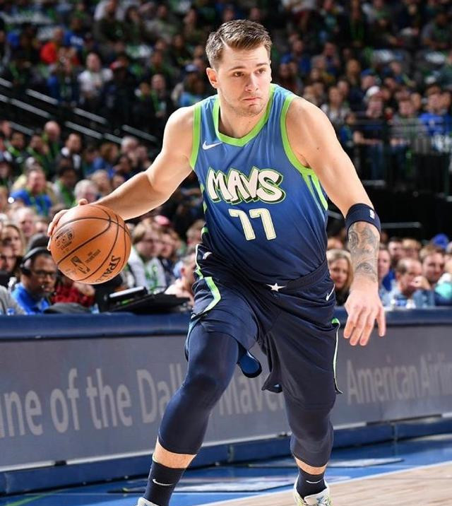 天津队轻取独行侠,霍勒迪状态火热 天津队轻取独行侠,霍勒迪状态火热