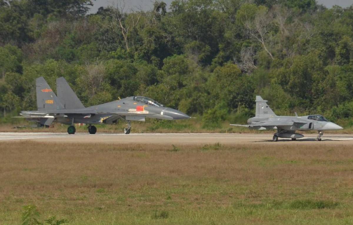 泰国羽毛球队碾压韩国羽毛球队，陶菲克高光表现