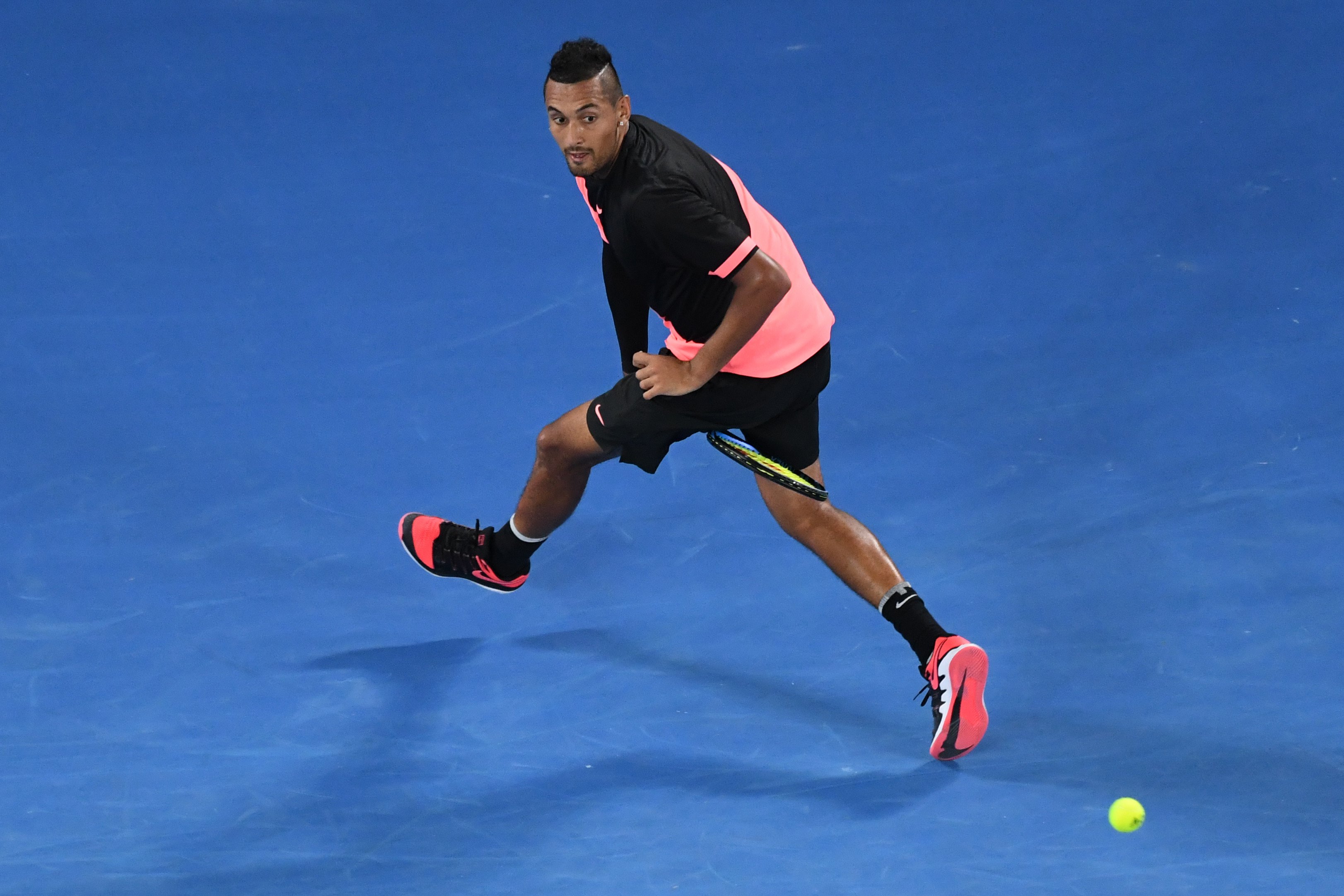 法国网球队爆冷西班牙网球队，克耶高斯高光表现