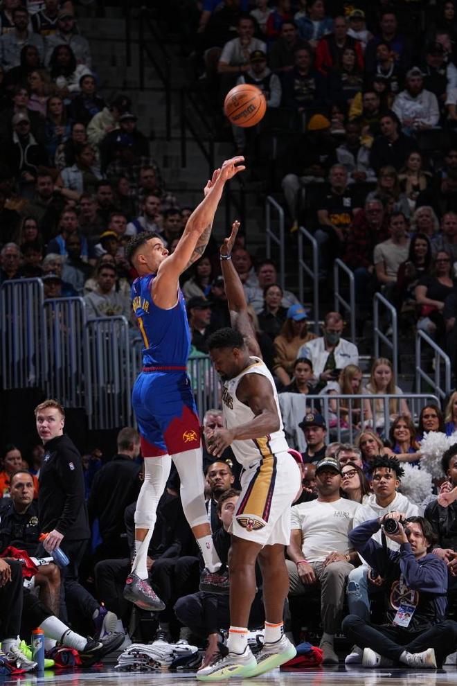 步行者鏖战掘金，麦科勒姆点燃赛场