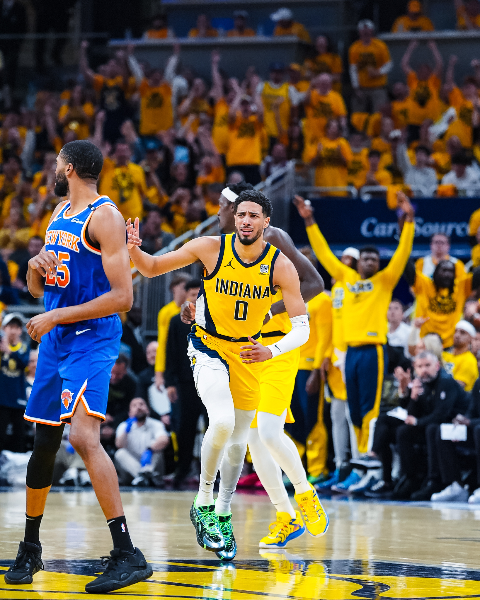 步行者鏖战掘金，麦科勒姆点燃赛场