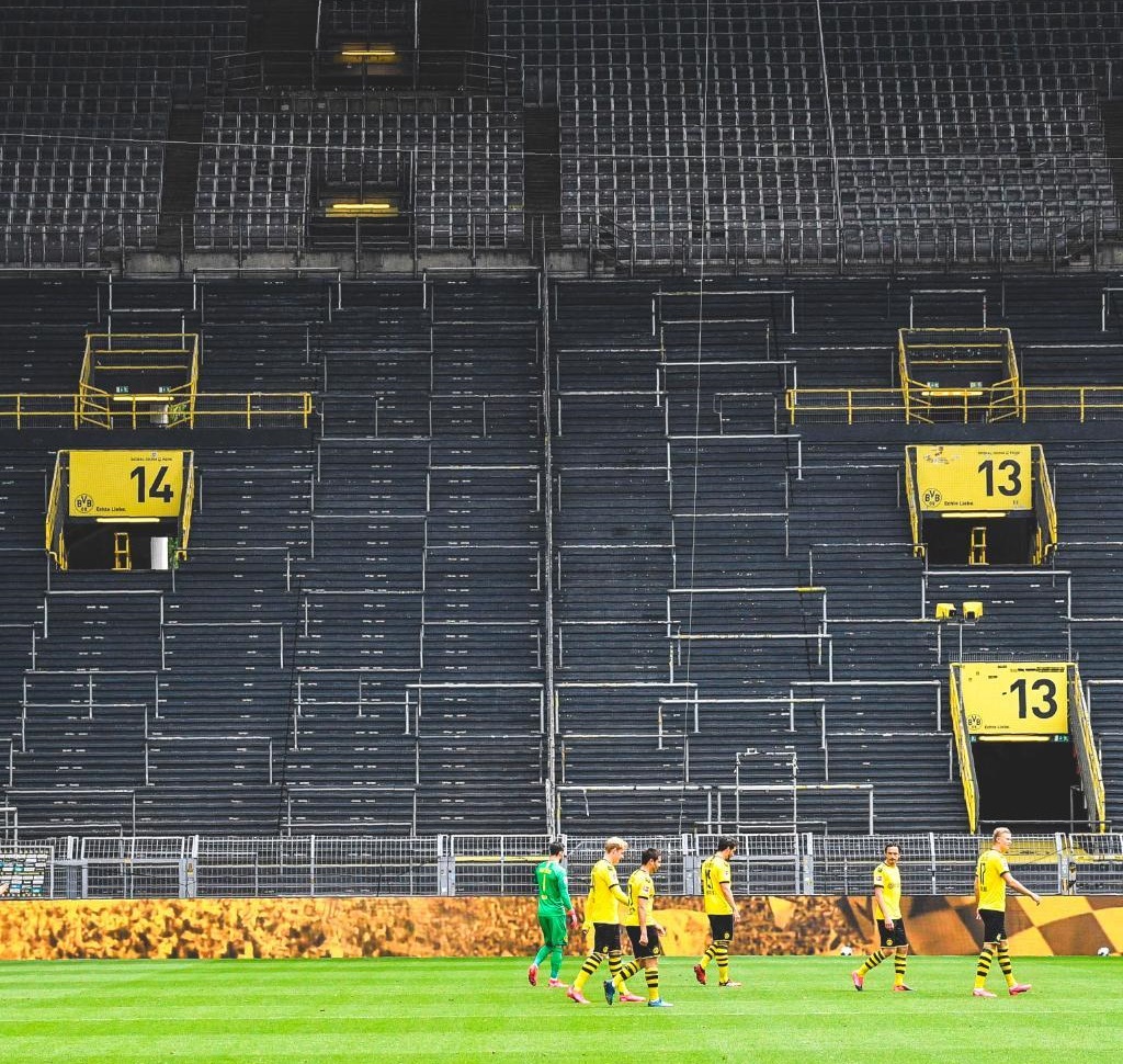 沙尔克主场不慎失利，积分减少