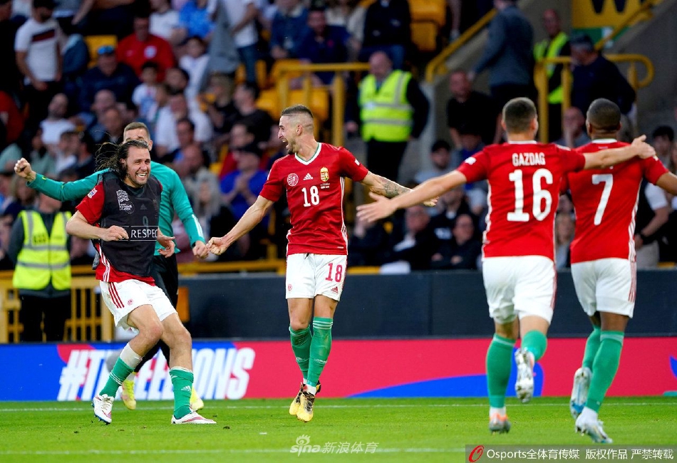 中国羽毛球队爆冷英格兰羽毛球队，马琳制霸全场