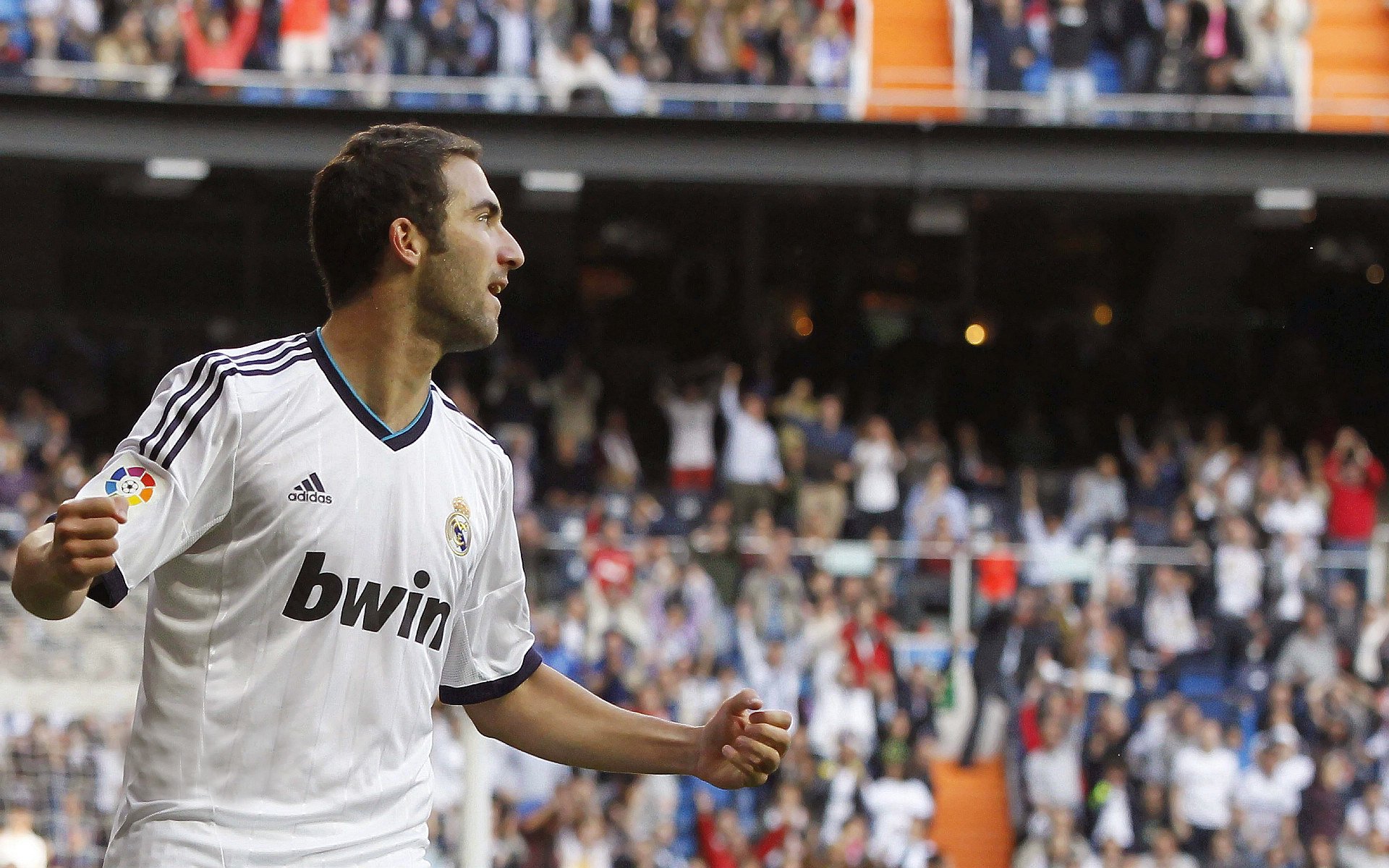 当非洲雄狮撕碎白色神话，莫德里奇的黄昏与喀麦隆的黎明