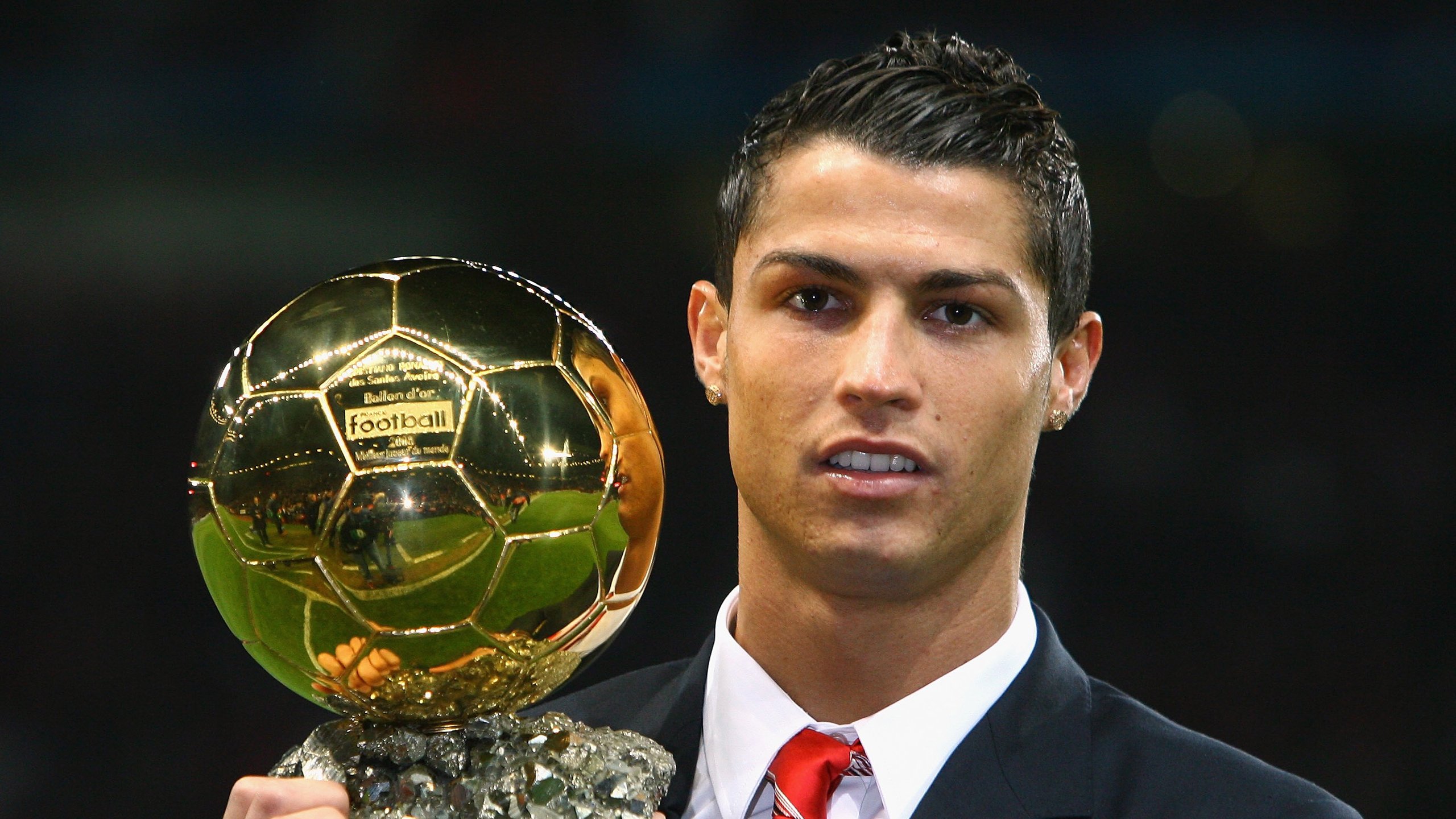 三笘薰存在感拉满，加纳防守锁死秘鲁，亚洲之光的战术价值与非洲铁壁的防守艺术