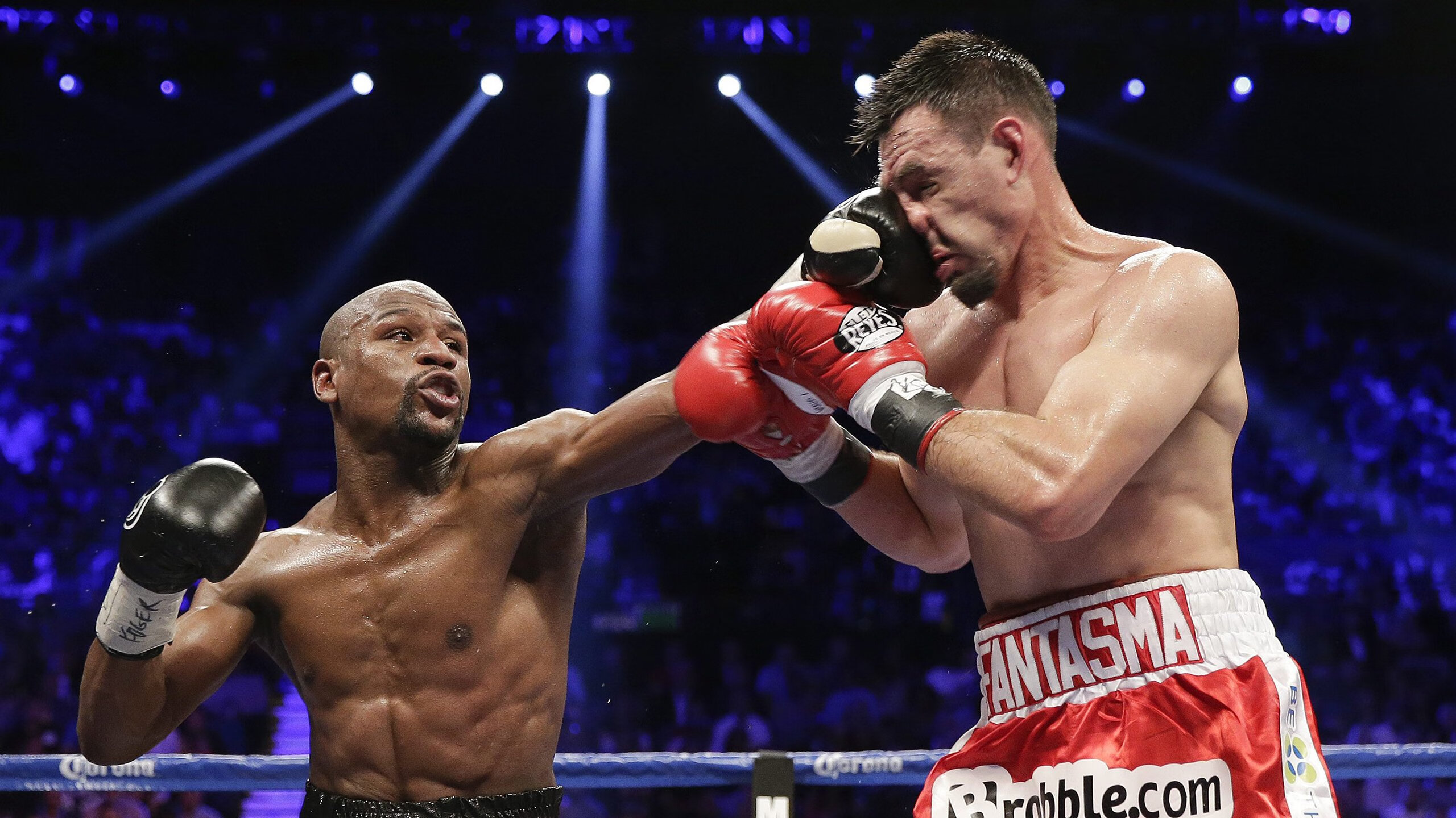 迪巴拉爆发点燃蓝白激情，乌拉圭稳扎稳打轻取澳大利亚