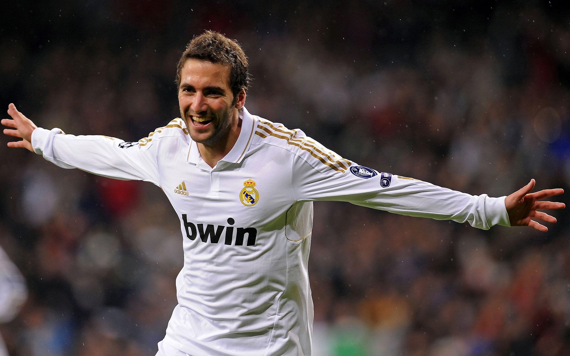 天使之翼撕裂铁壁，迪马利亚统治全场，阿根廷3-0碾压波兰挺进十六强